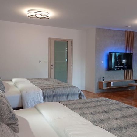 Apartments Hana City Center 利夫诺 外观 照片