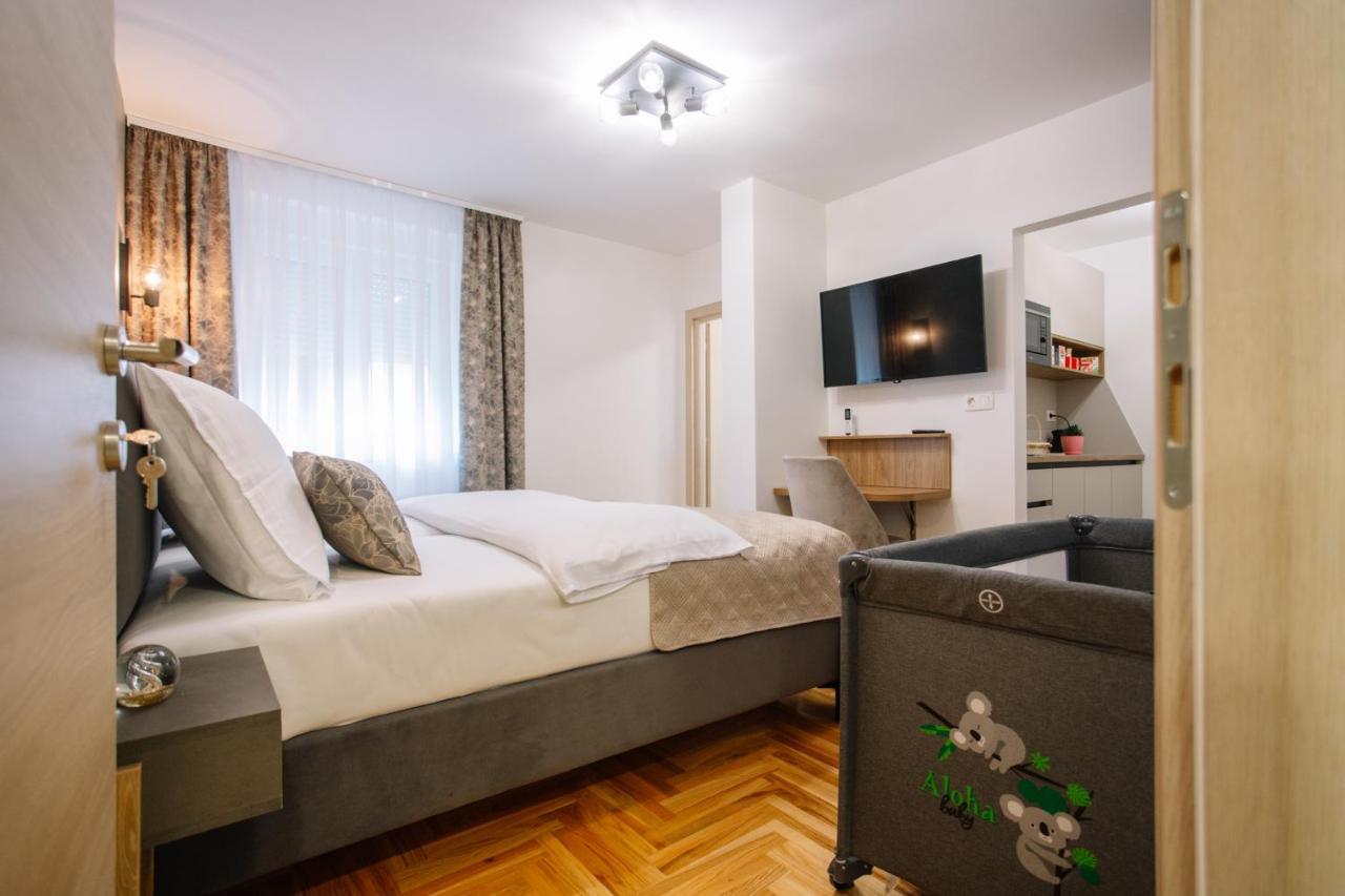 Apartments Hana City Center 利夫诺 外观 照片