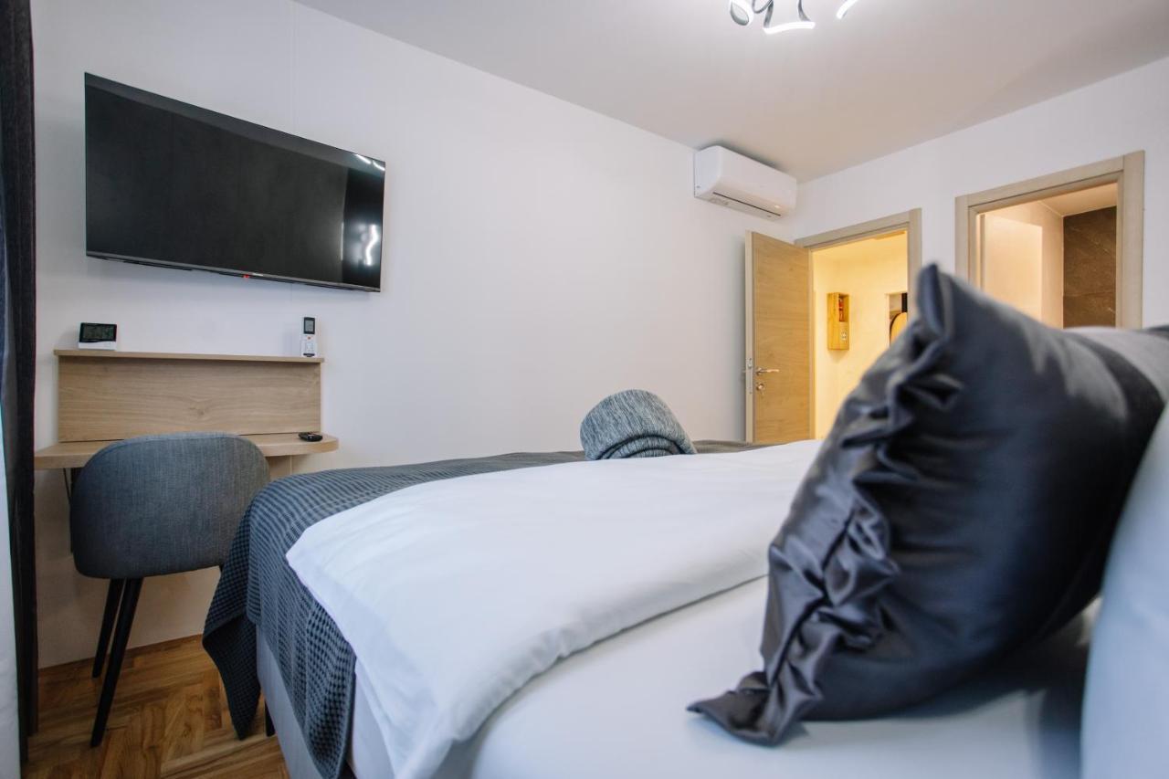 Apartments Hana City Center 利夫诺 外观 照片