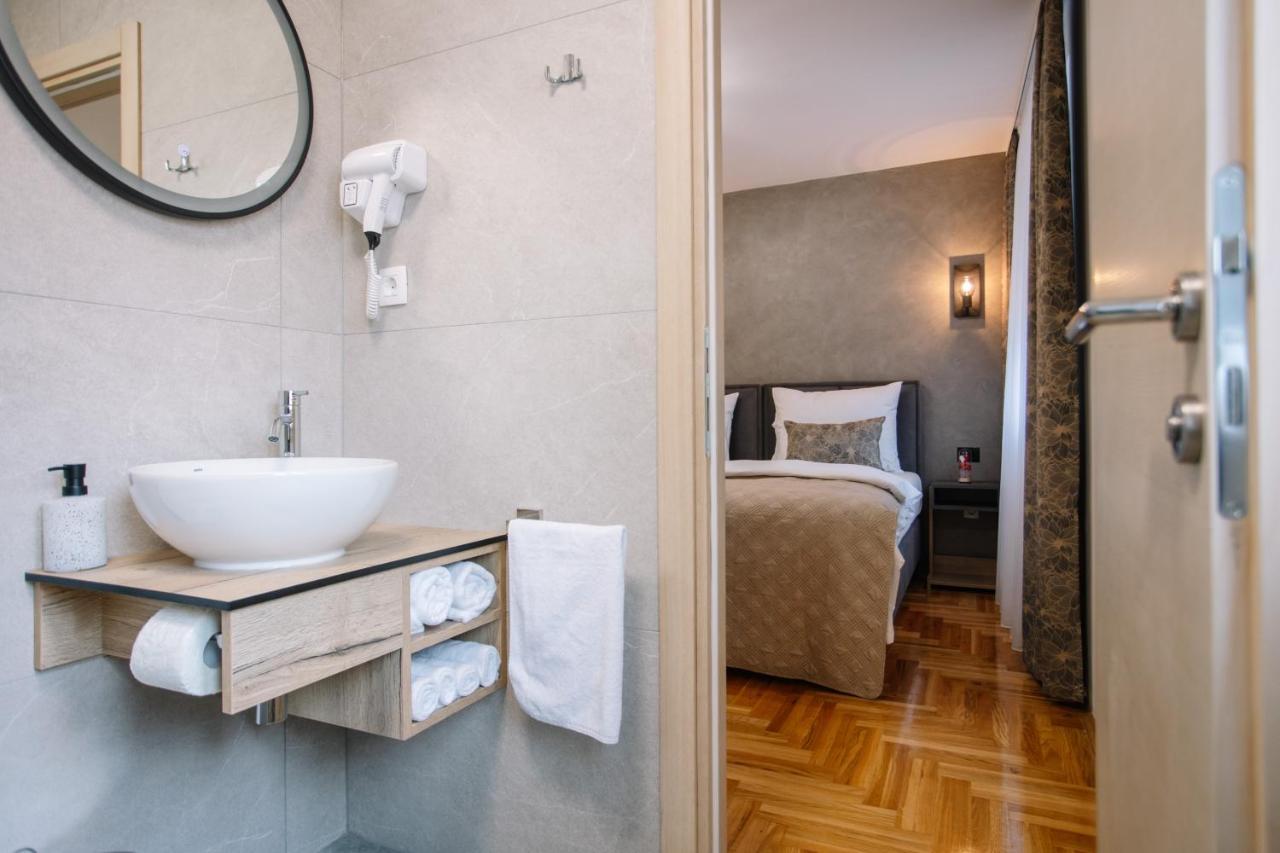 Apartments Hana City Center 利夫诺 外观 照片