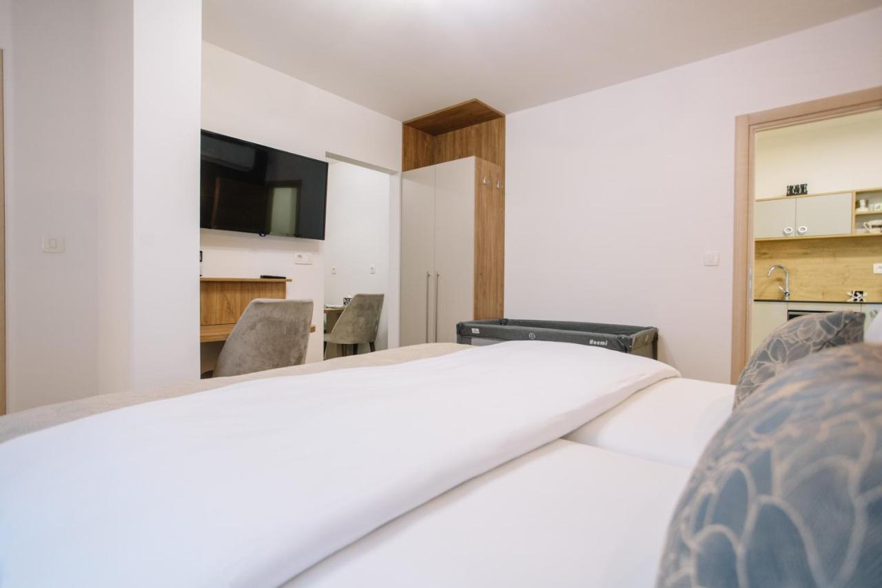 Apartments Hana City Center 利夫诺 外观 照片