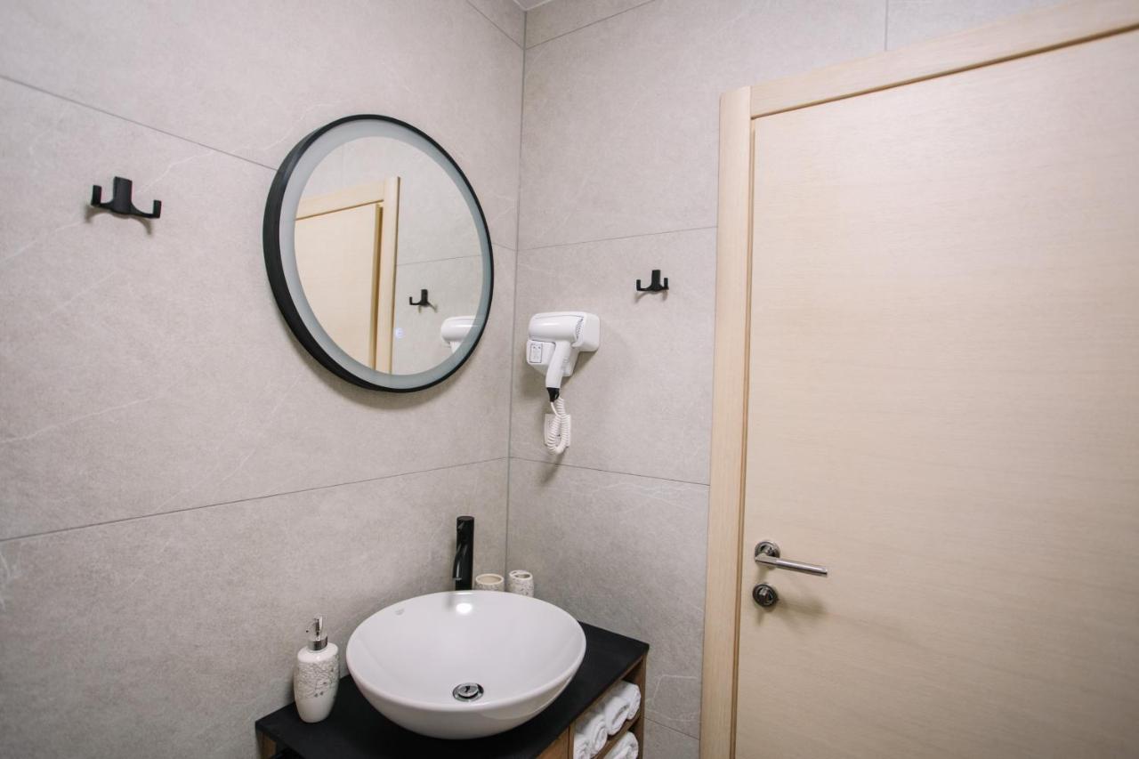 Apartments Hana City Center 利夫诺 外观 照片