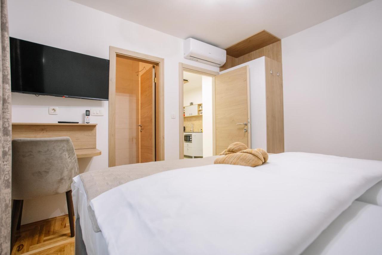 Apartments Hana City Center 利夫诺 外观 照片