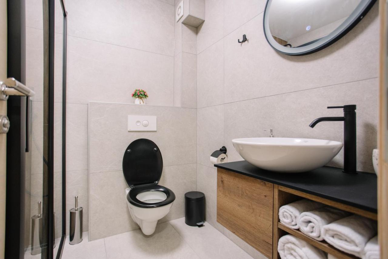 Apartments Hana City Center 利夫诺 外观 照片