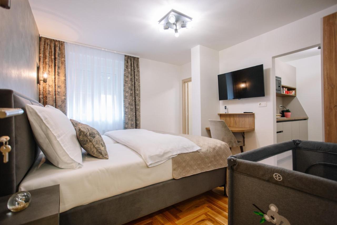 Apartments Hana City Center 利夫诺 外观 照片