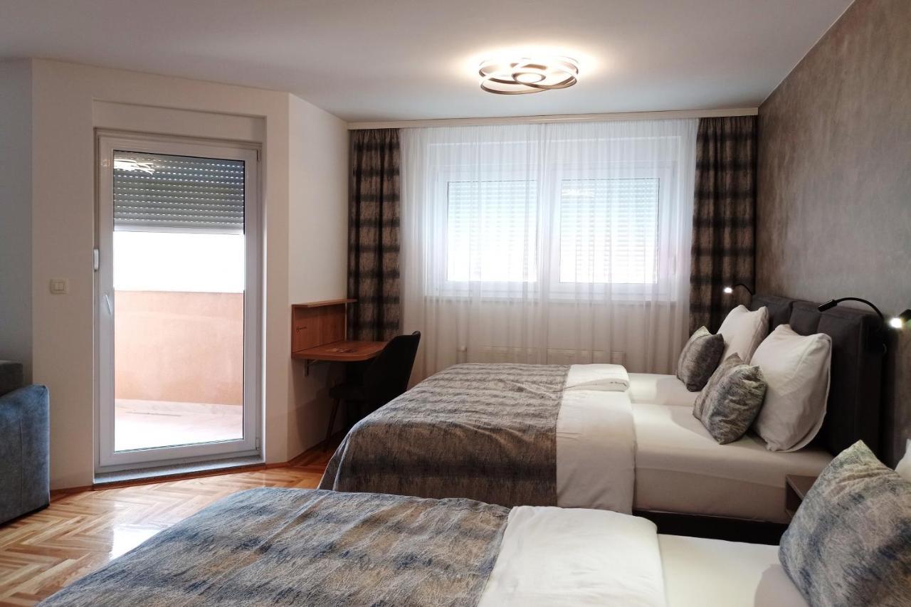 Apartments Hana City Center 利夫诺 外观 照片
