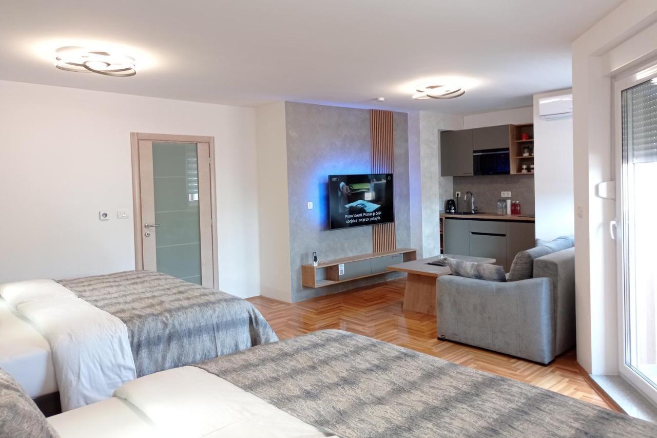 Apartments Hana City Center 利夫诺 外观 照片
